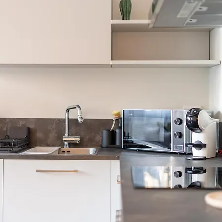 Savona Design Modern Flat - Frattini M4 & Navigli ميلان